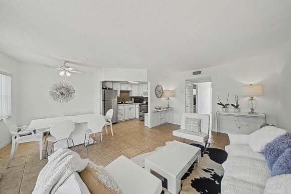 10 Living Area (1)