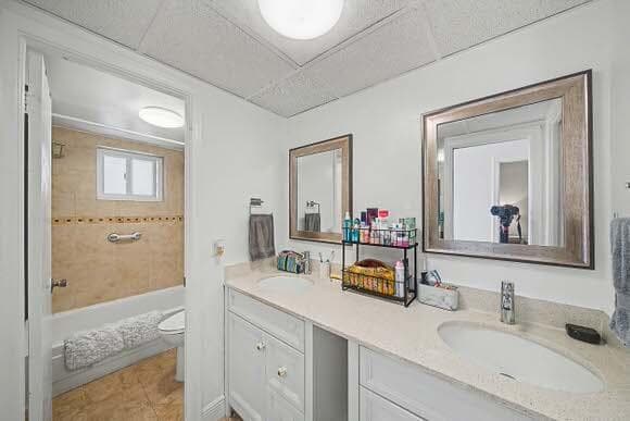 12 Bathroom (1)
