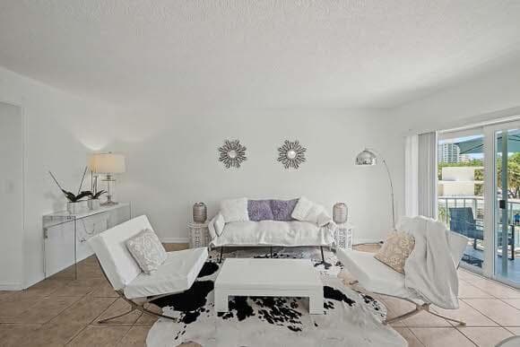 8 Living Area (1)