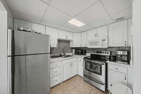 7 Kitchen (1)