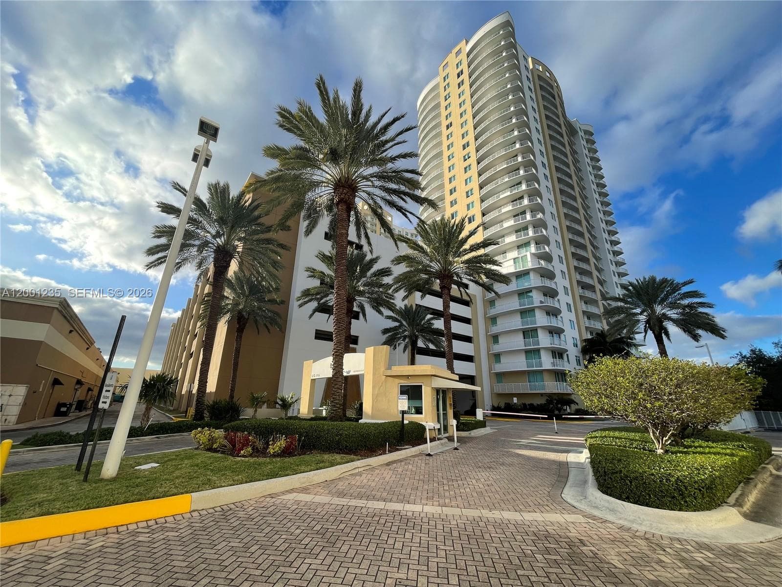 DUO CONDOMINIUM EAST · #2002E in Hallandale Beach - Photo 1