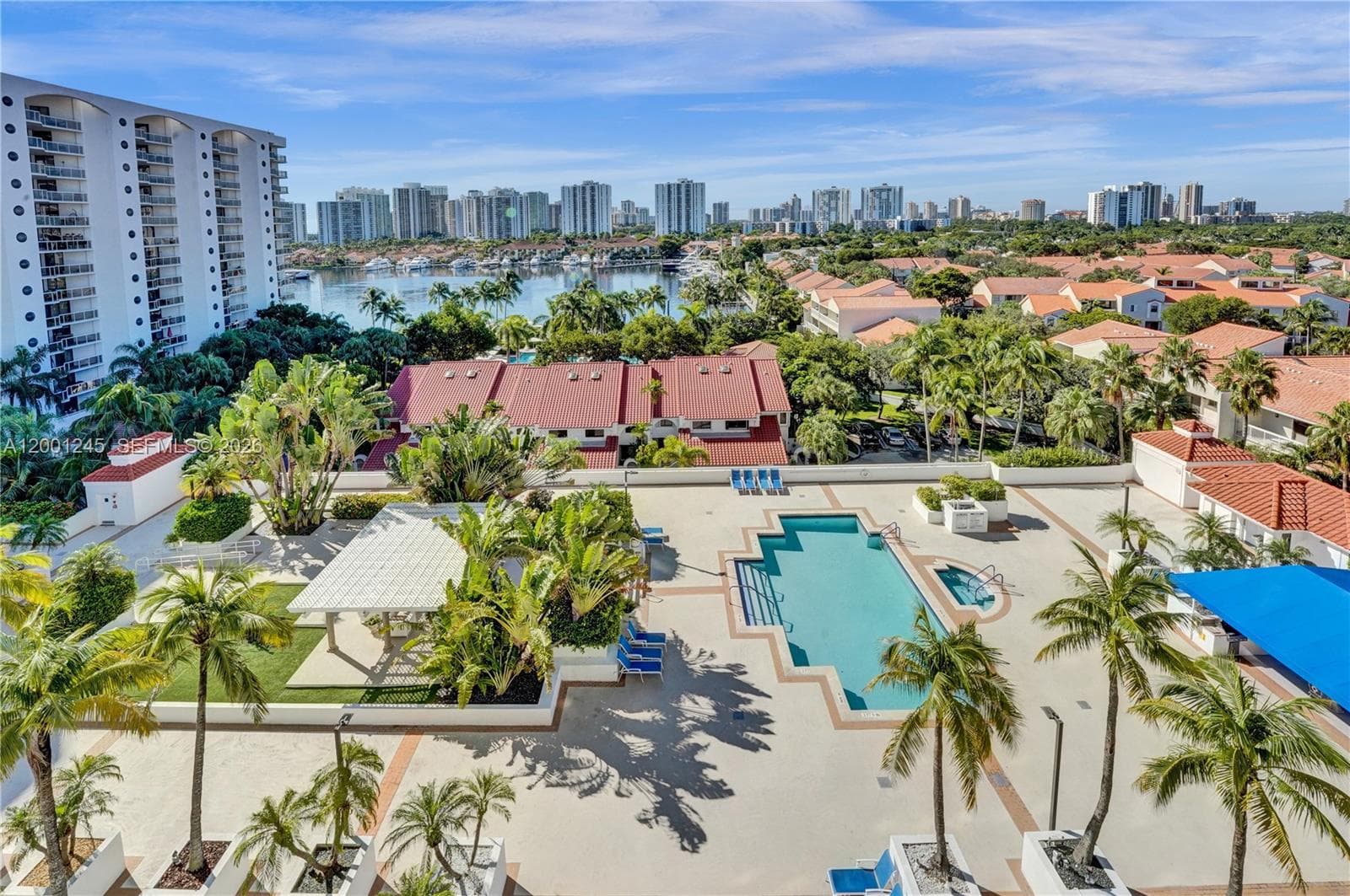 HARBOR TOWERS · #904 in Aventura - Photo 35