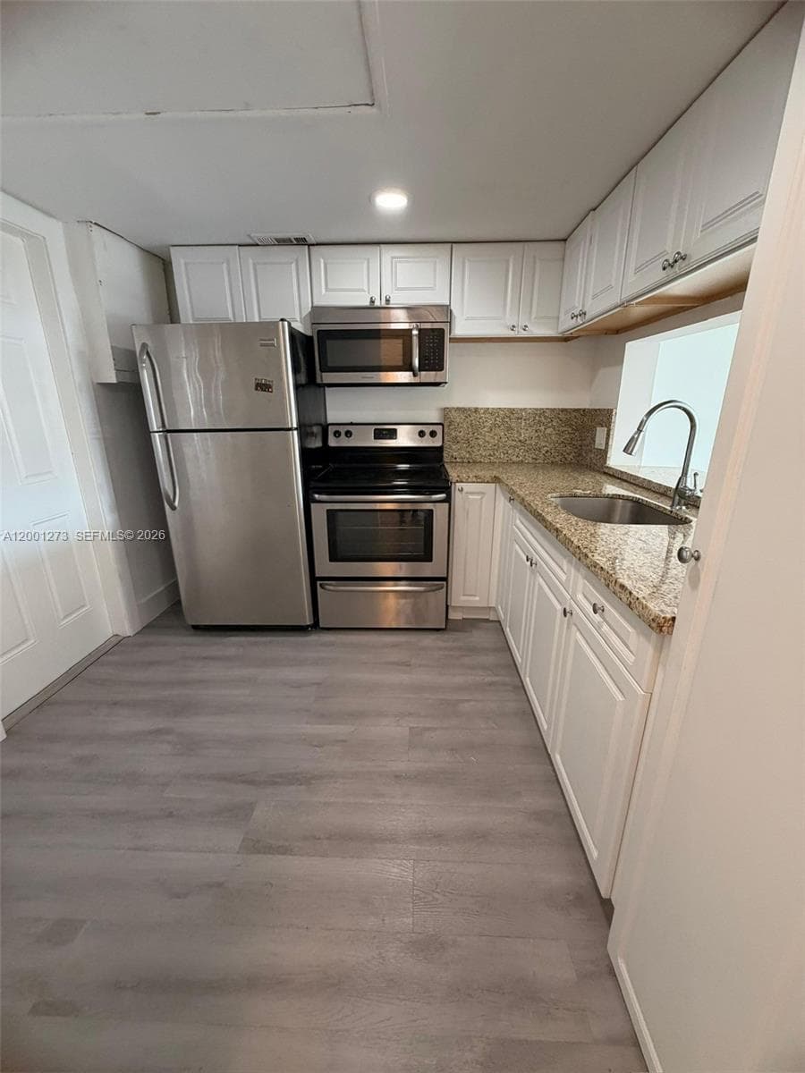 BISC LAKE GARDENS NO 2 BL · #K102 in Aventura - Photo 2