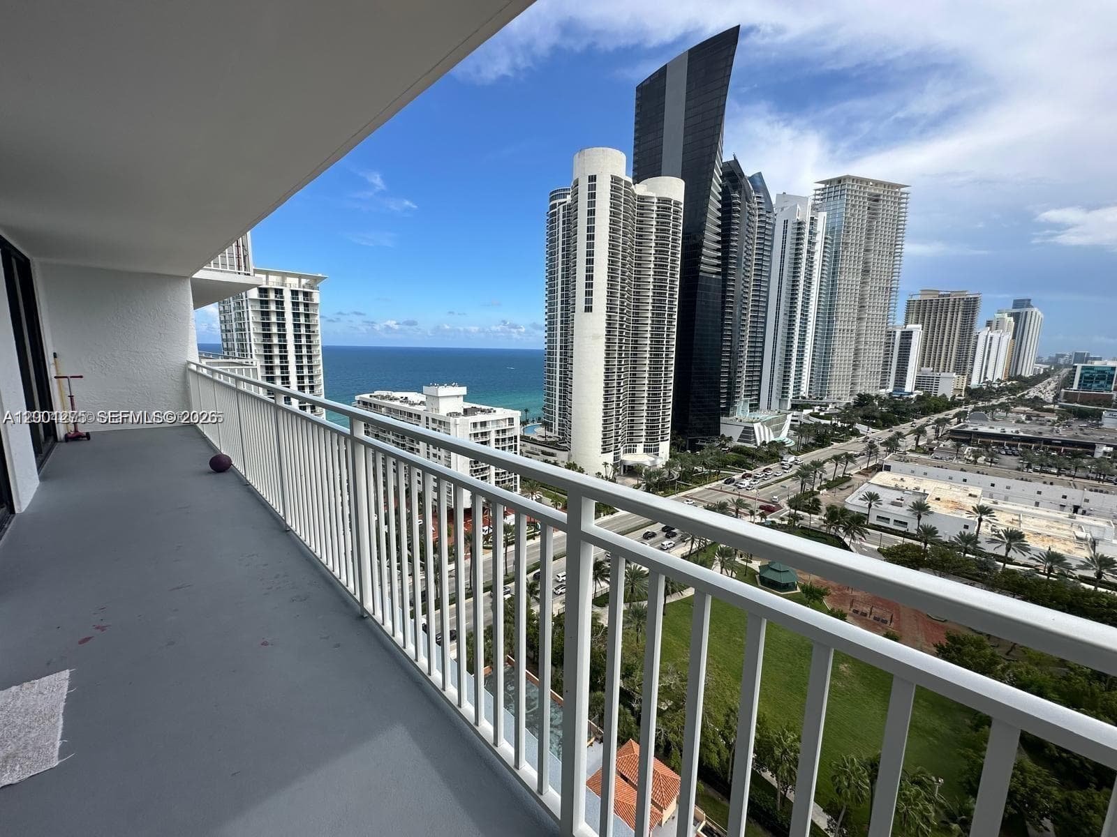 WINSTON TOWERS 600 · #2202 in Sunny Isles Beach - Photo 2
