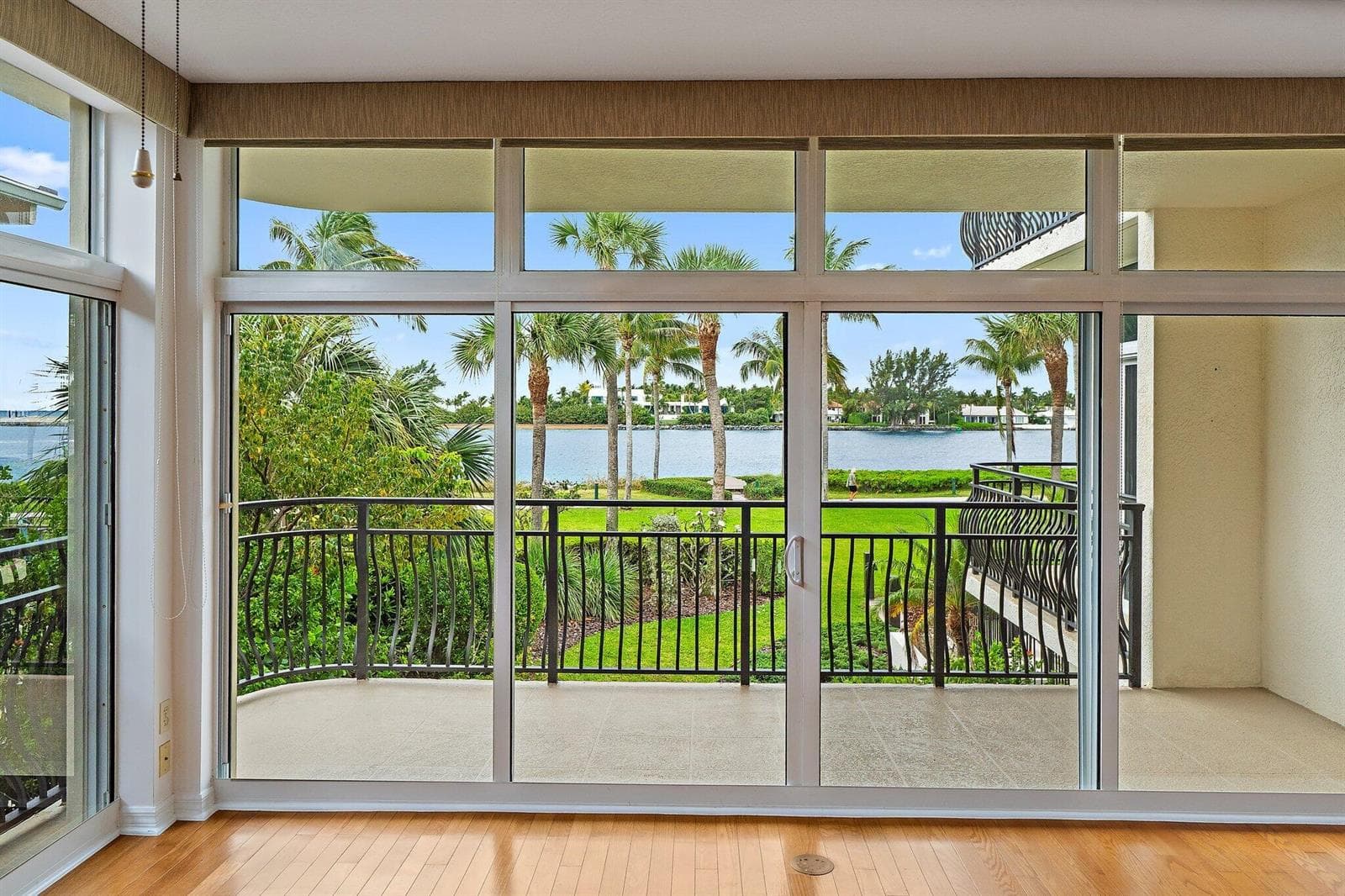 043-314InletWay-101-PalmBeachShores