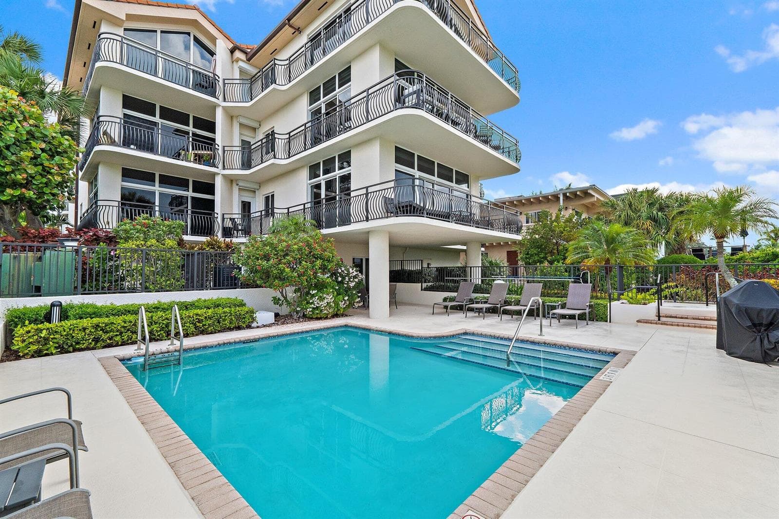 011-314InletWay-101-PalmBeachShores