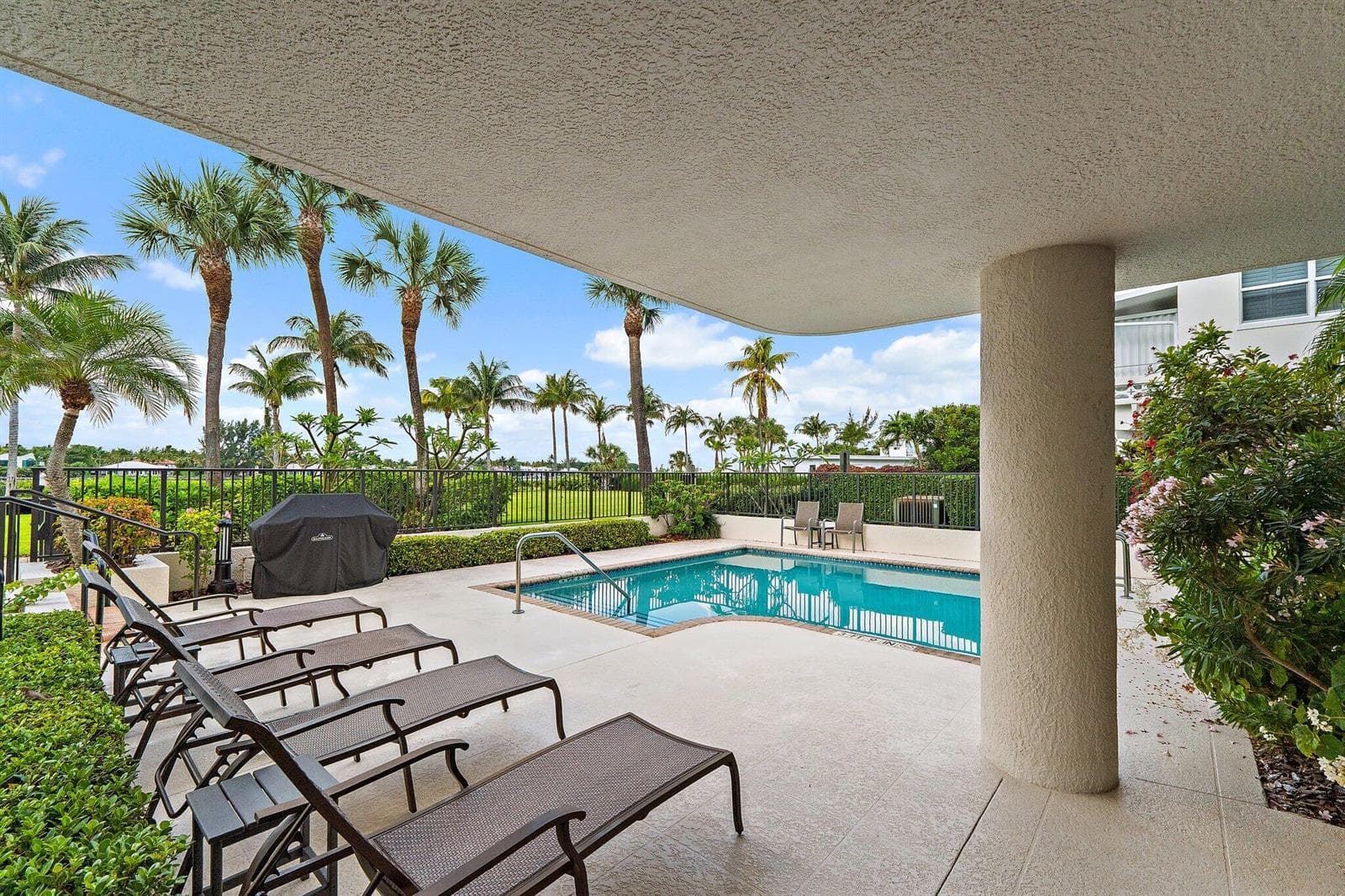 008-314InletWay-101-PalmBeachShores