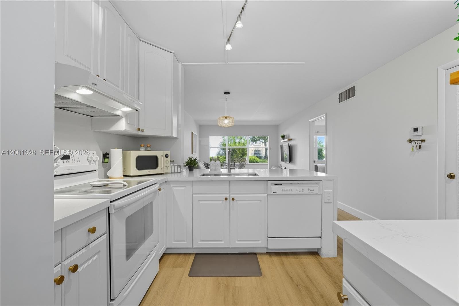 GARDENS BY THE SEA CONDO · #117 in Lauderdale By The Sea - Photo 9