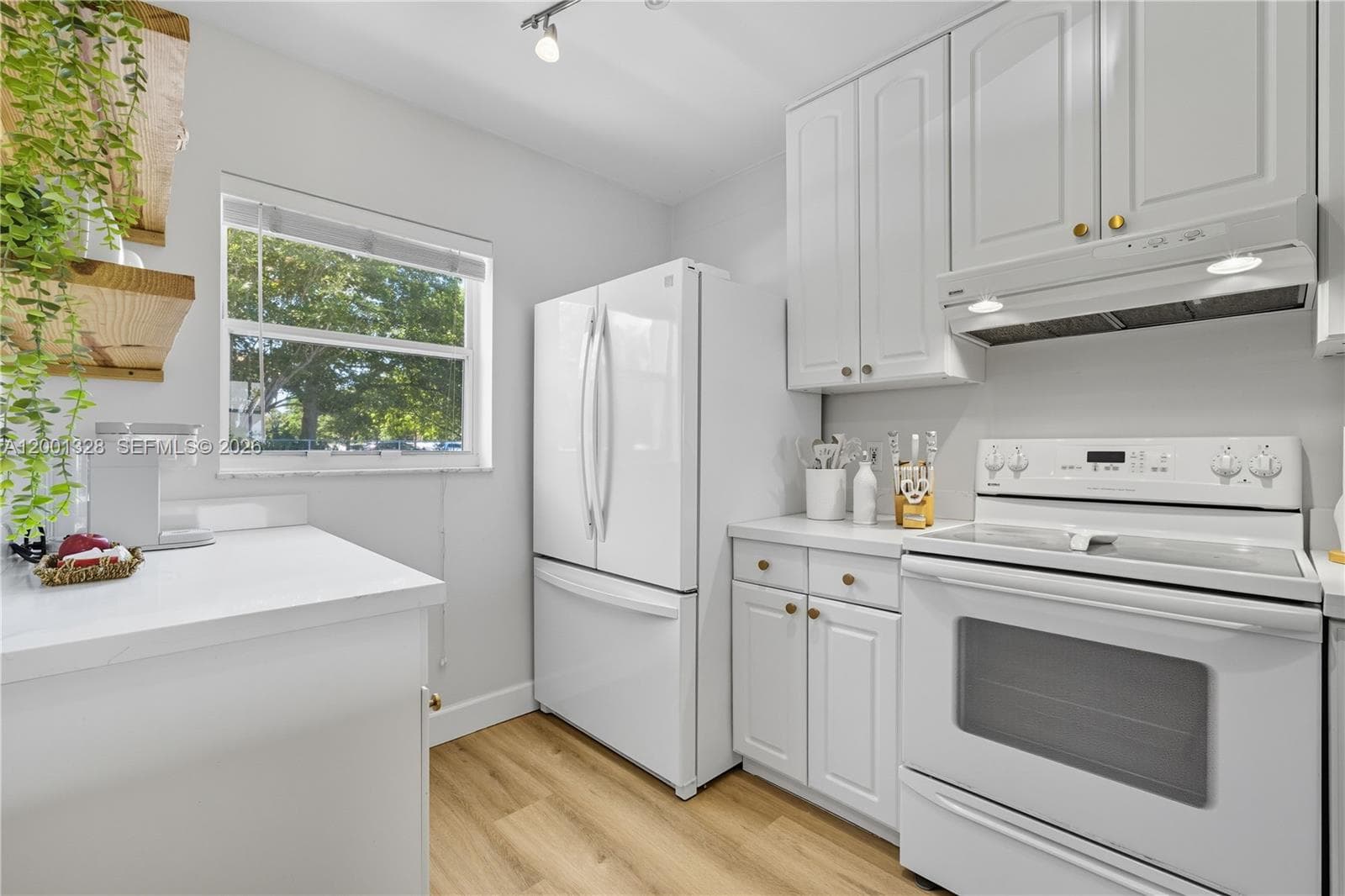 GARDENS BY THE SEA CONDO · #117 in Lauderdale By The Sea - Photo 10