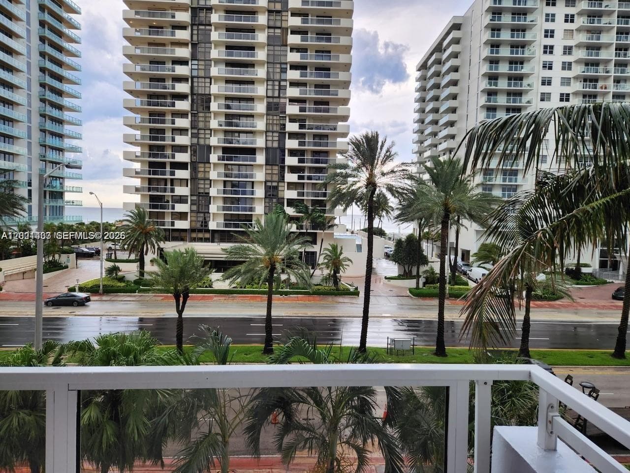 SEACOAST 5700 · #4N in Miami Beach - Photo 27