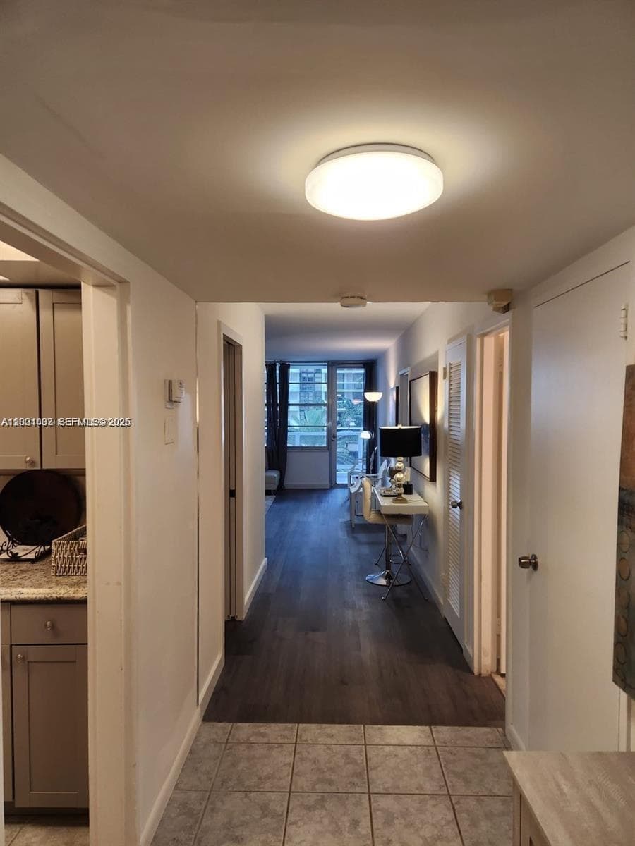 SEACOAST 5700 · #4N in Miami Beach - Photo 12