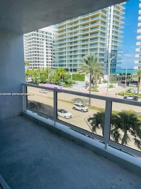 SEACOAST 5700 · #4N in Miami Beach - Photo 36