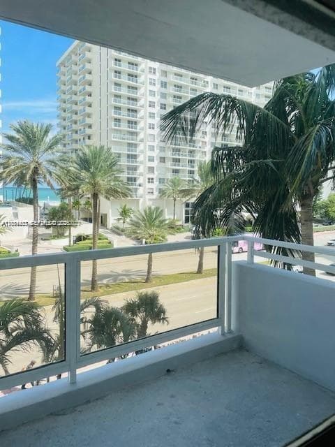 SEACOAST 5700 · #4N in Miami Beach - Photo 37