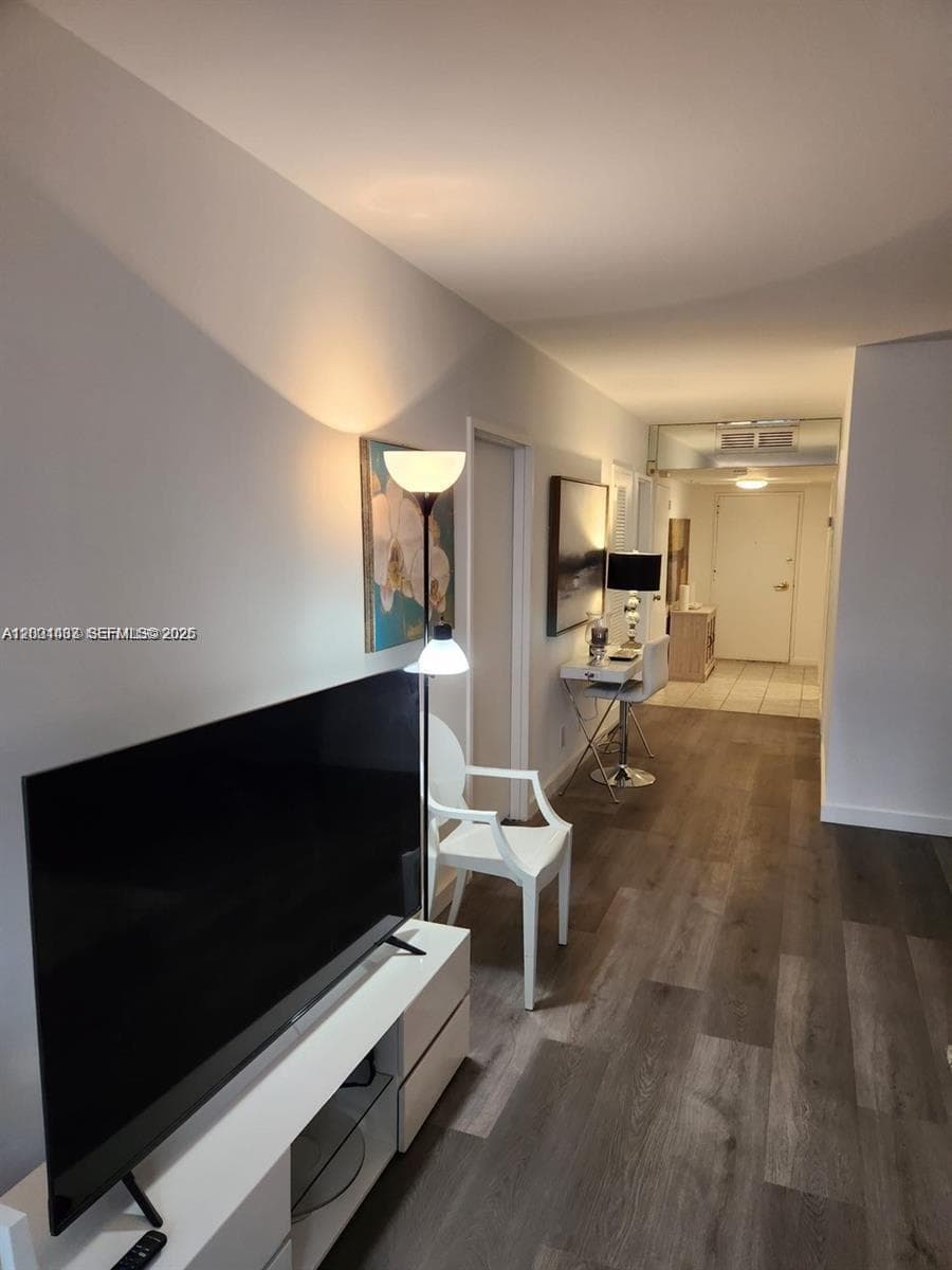 SEACOAST 5700 · #4N in Miami Beach - Photo 11