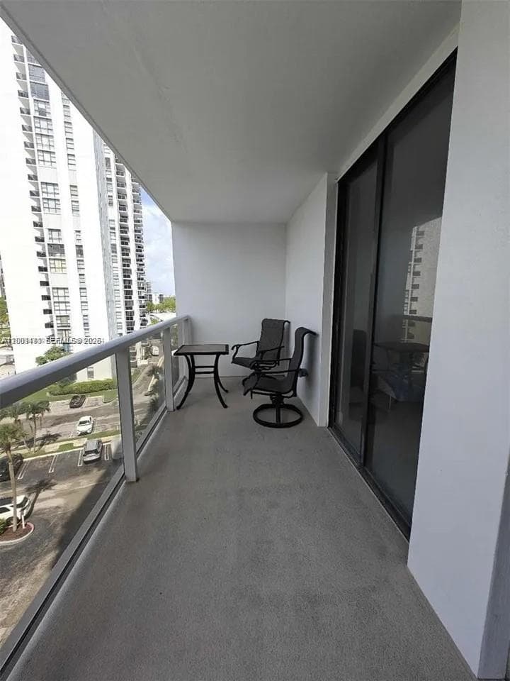 FLAMENCO CONDO-TOWER II · #705 in Aventura - Photo 9