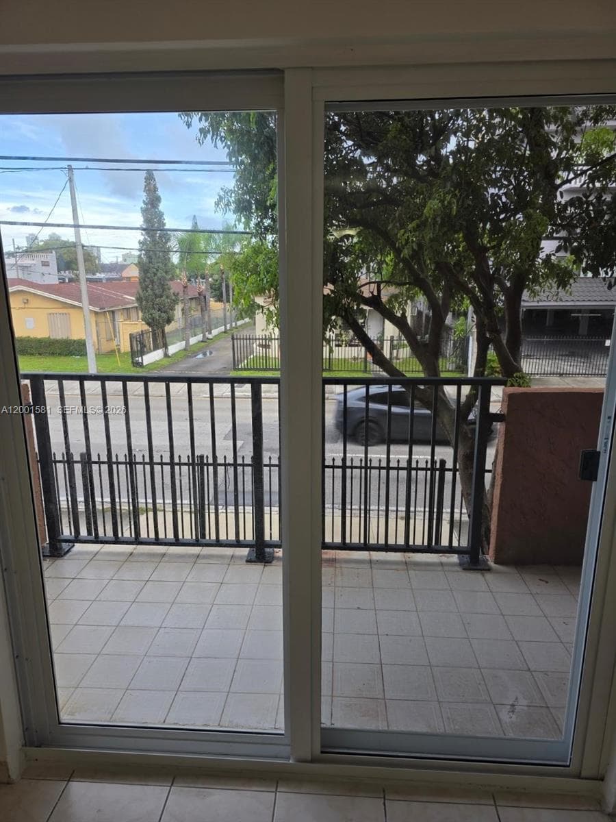 OPEN BALCONY ADDING BRIGHNESS TO UNIT