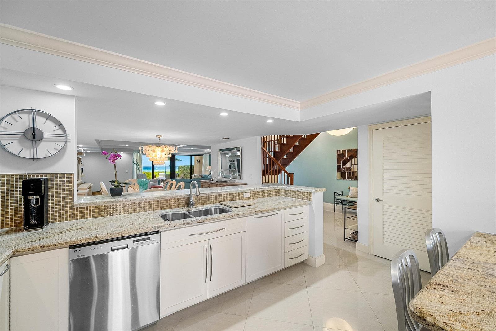 OPEN CONCEPT KITCHEN