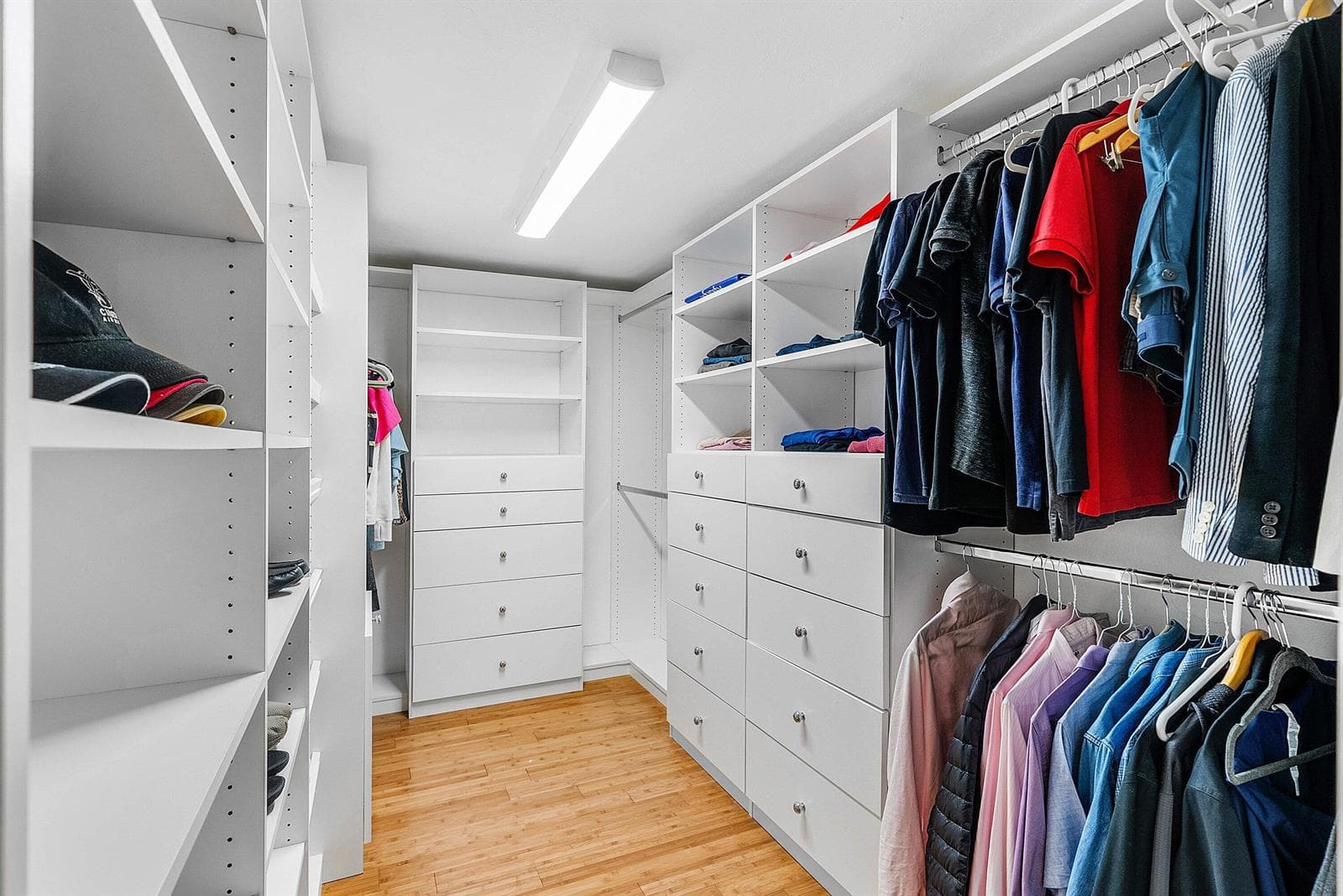 CUSTOM FITTED PRIMARY CLOSET