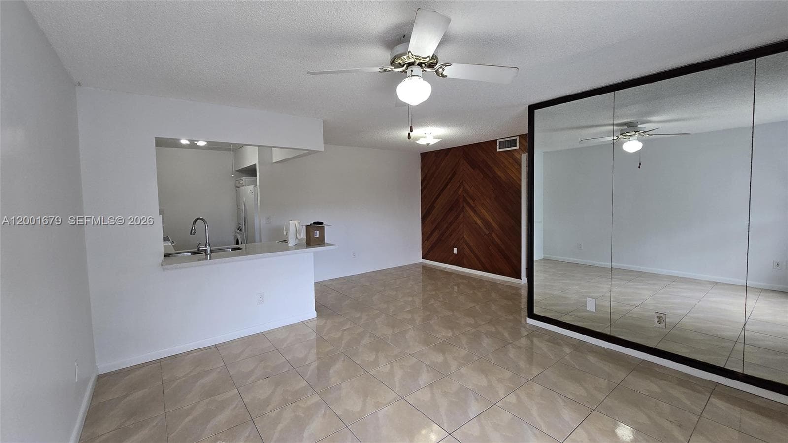 LAGO GRANDE ONE CONDO · #23-10 in Hialeah - Photo 2