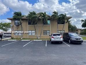 LAGO GRANDE ONE CONDO · #23-10 in Hialeah - Photo 1