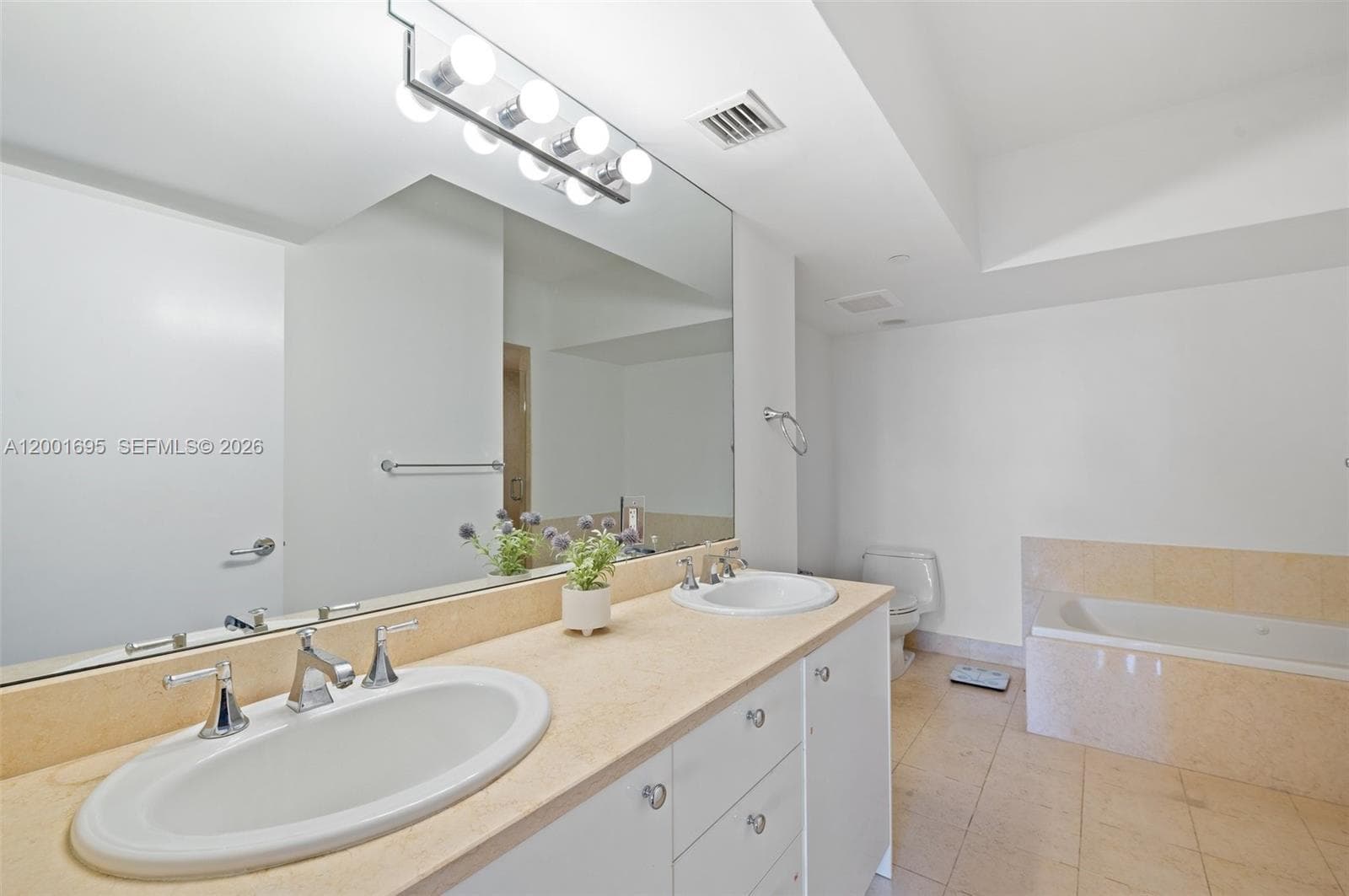 TURNBERRY VILLAGE · #314 in Aventura - Photo 16
