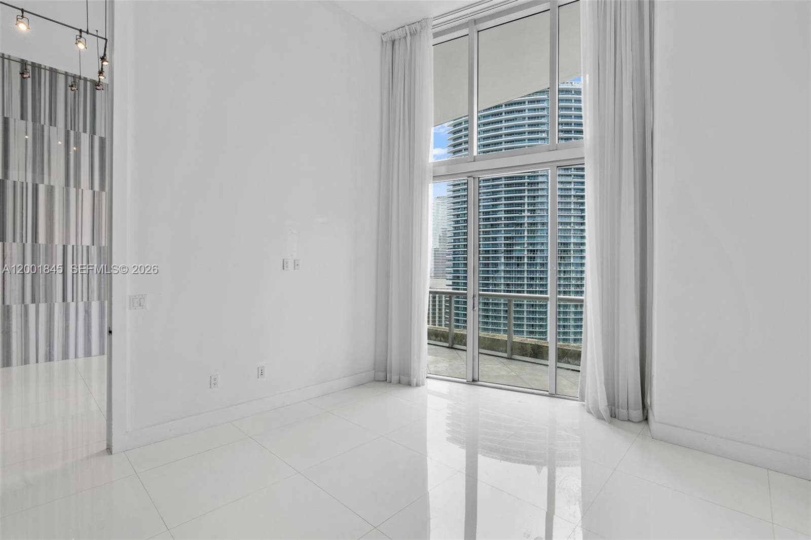 Icon Brickell I · #2812 in Miami - Photo 16