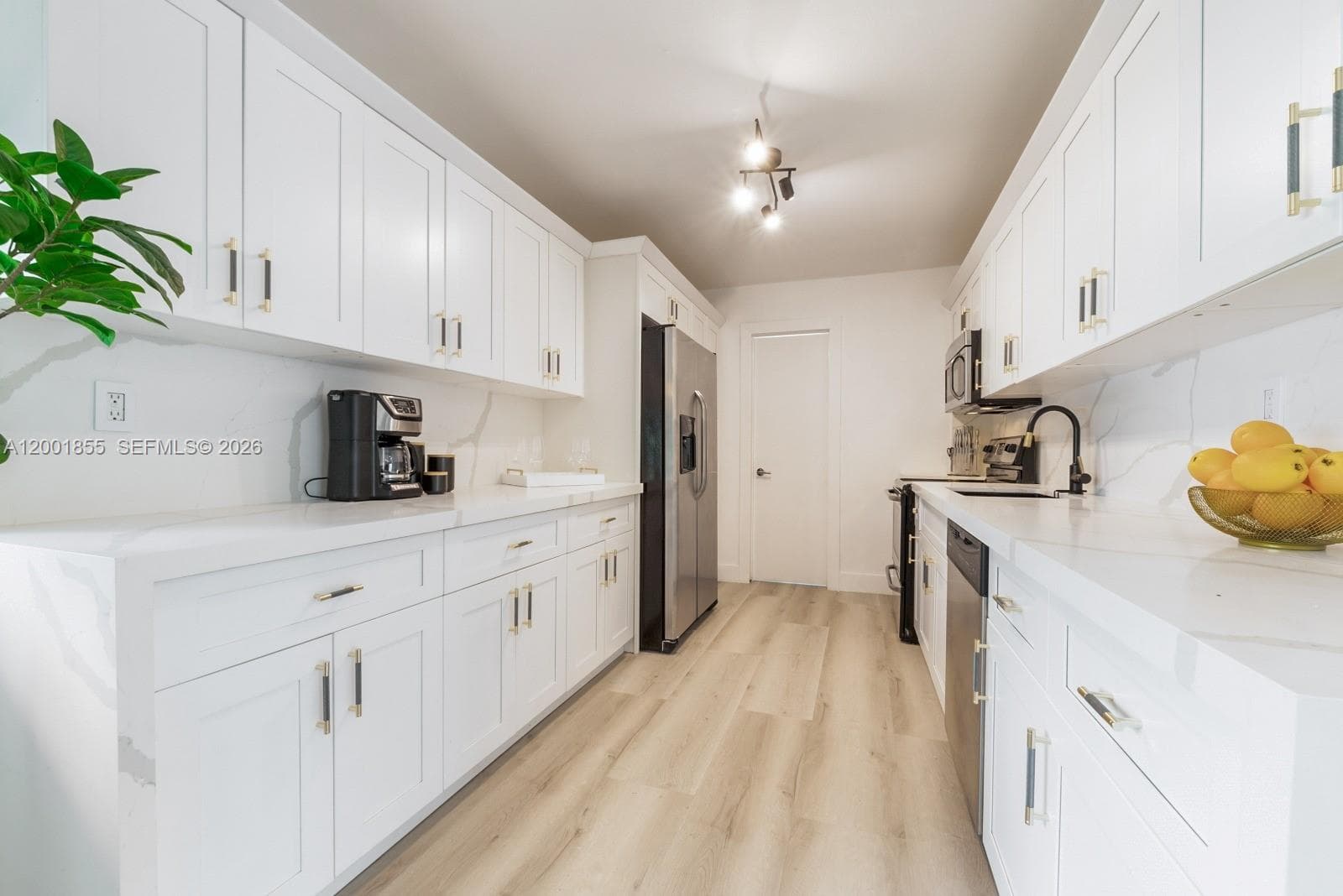 18641 Belview Dr #0 photo 13