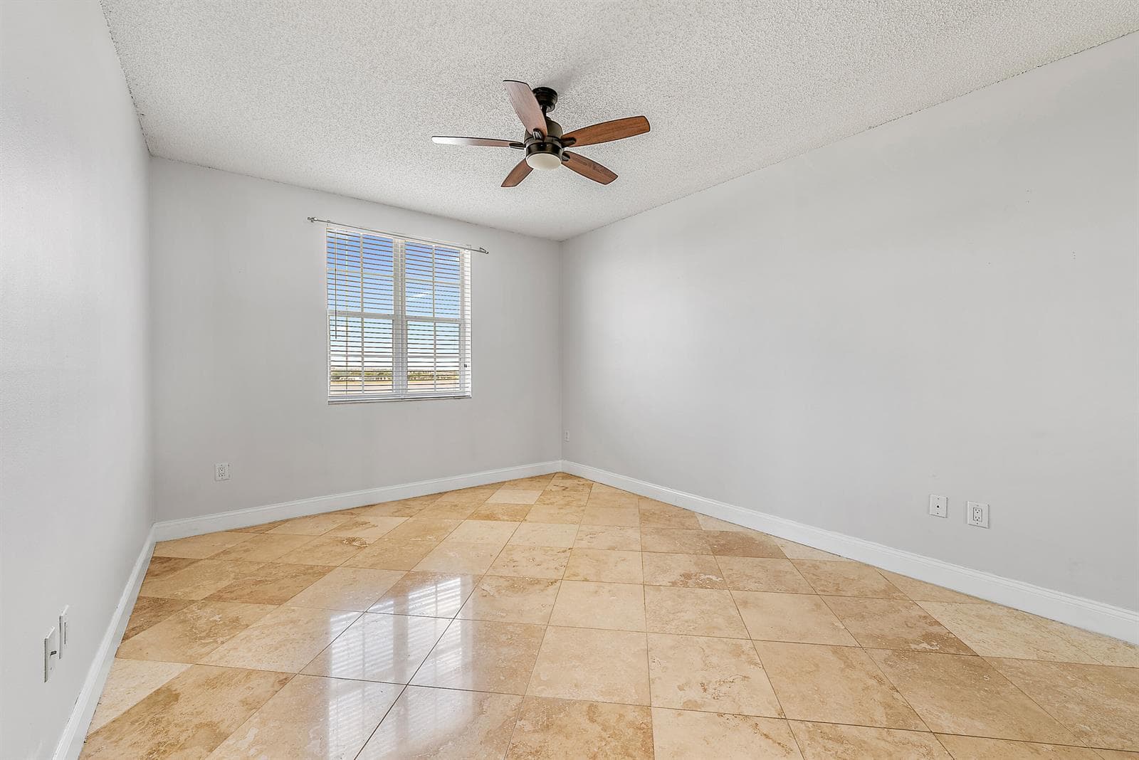 616 Clearwater Park Road, #913-11