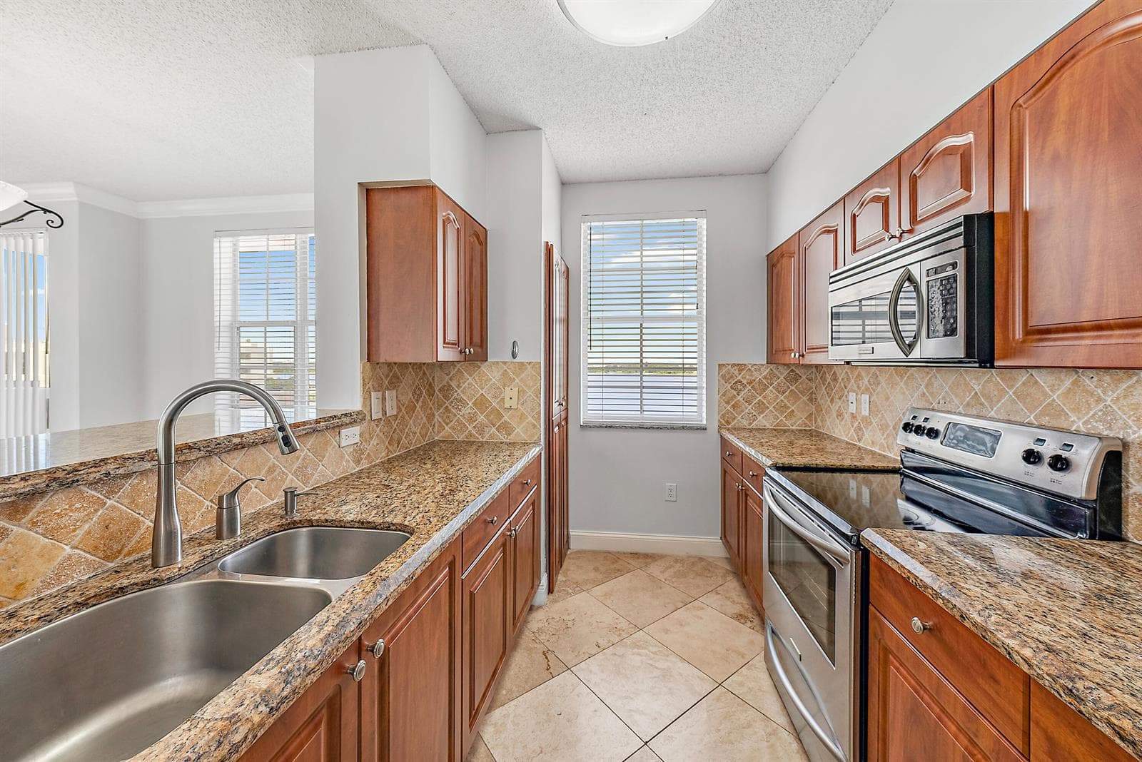 616 Clearwater Park Road, #913-9