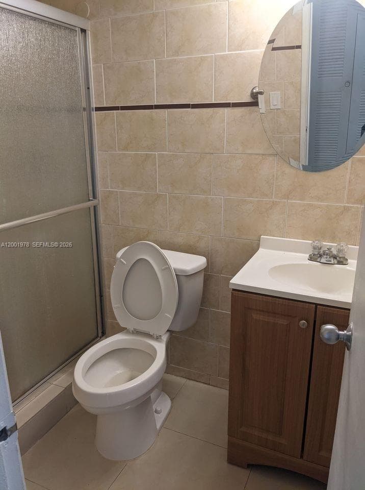 LAS BRISAS@ COUNTRY CLUB · #B209 in Hialeah - Photo 2