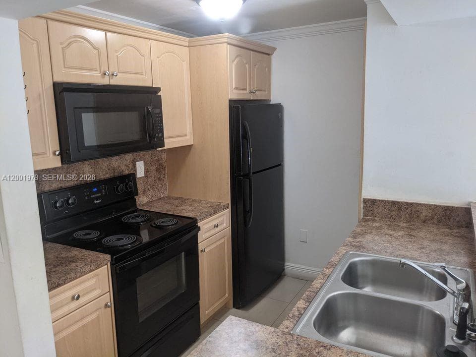 LAS BRISAS@ COUNTRY CLUB · #B209 in Hialeah - Photo 6