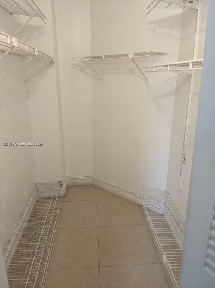 LAS BRISAS@ COUNTRY CLUB · #B209 in Hialeah - Photo 3