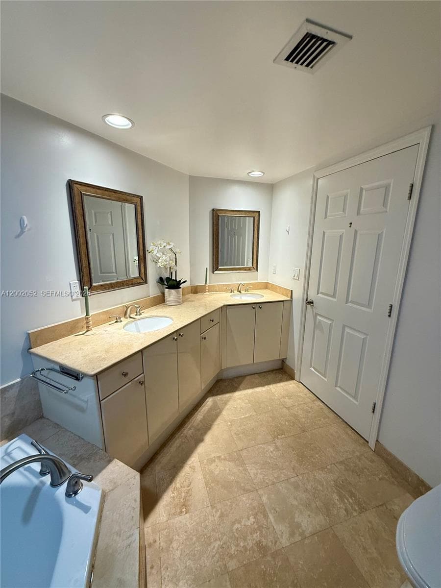 Duo West · #306W in Hallandale Beach - Photo 6