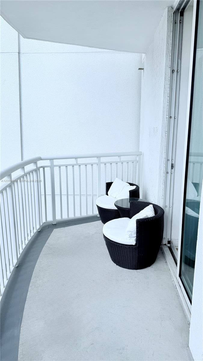 Duo West · #306W in Hallandale Beach - Photo 12