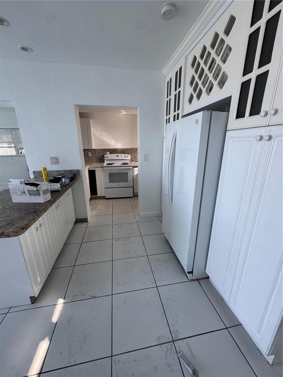 HARBOUR BAY CONDO · #C3 in Bay Harbor Islands - Photo 3