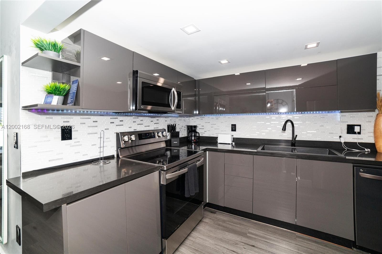 MARBELLA TOWER CONDO · #0 in Sunny Isles Beach - Photo 8
