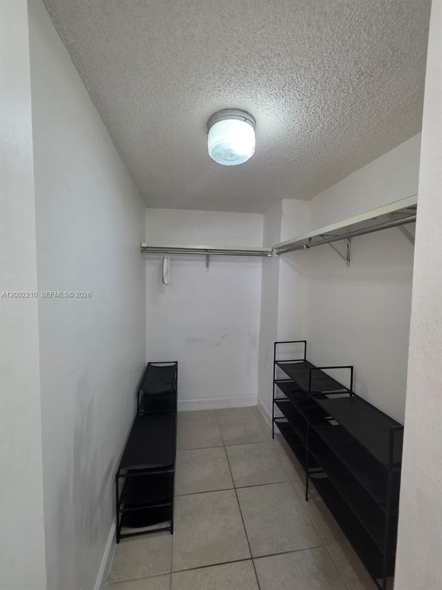 HALF MOON TOWERS CONDO · #602 in Miami - Photo 10