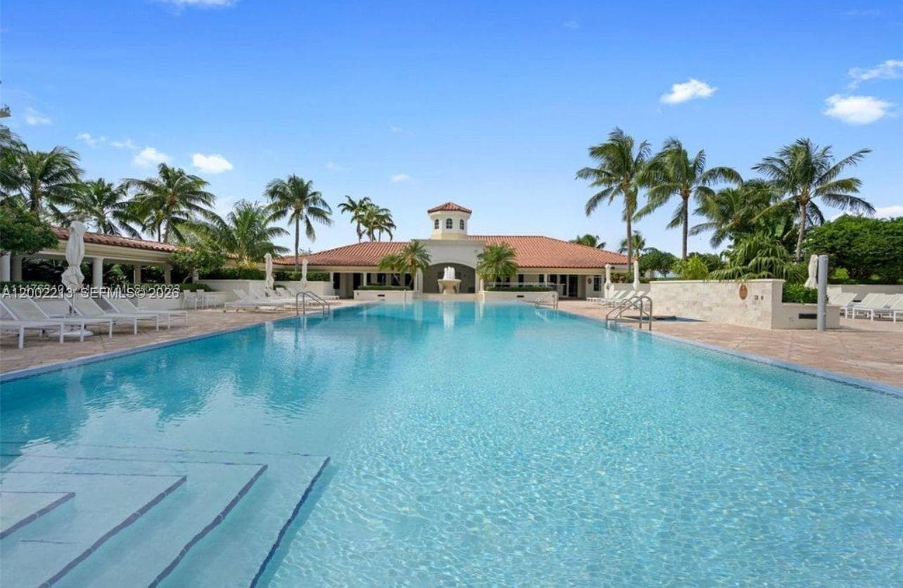 TURNBERRY VILLAGE · #906 in Aventura - Photo 1