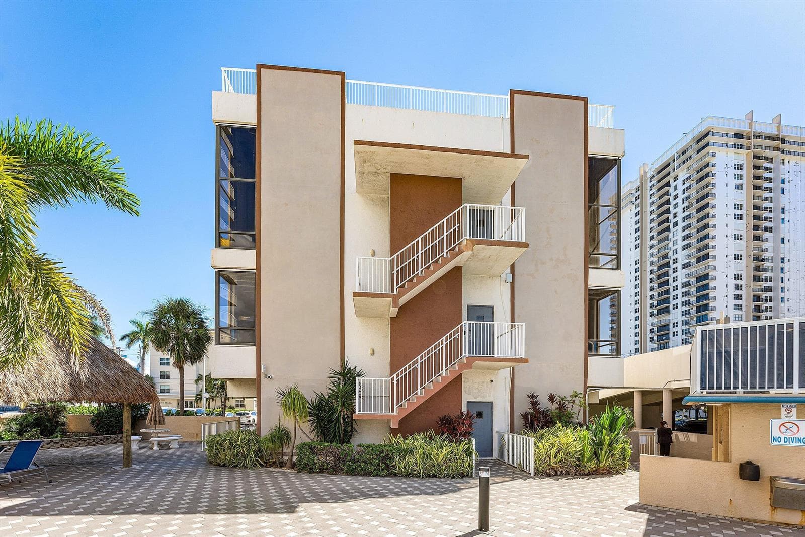 043-1600SouthOceanDrive-7H-Hollywood-FL-