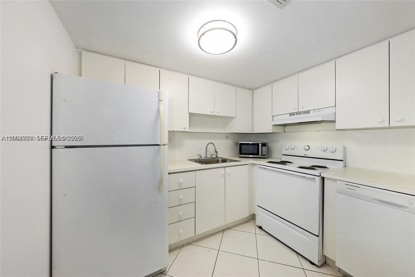 LAKE BEACH CLUB CONDO · #405 in Miami Beach - Photo 11