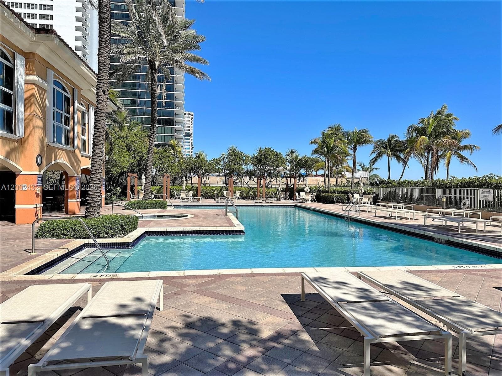 2080 Ocean Drive · #MPH12 in Hallandale Beach - Photo 41