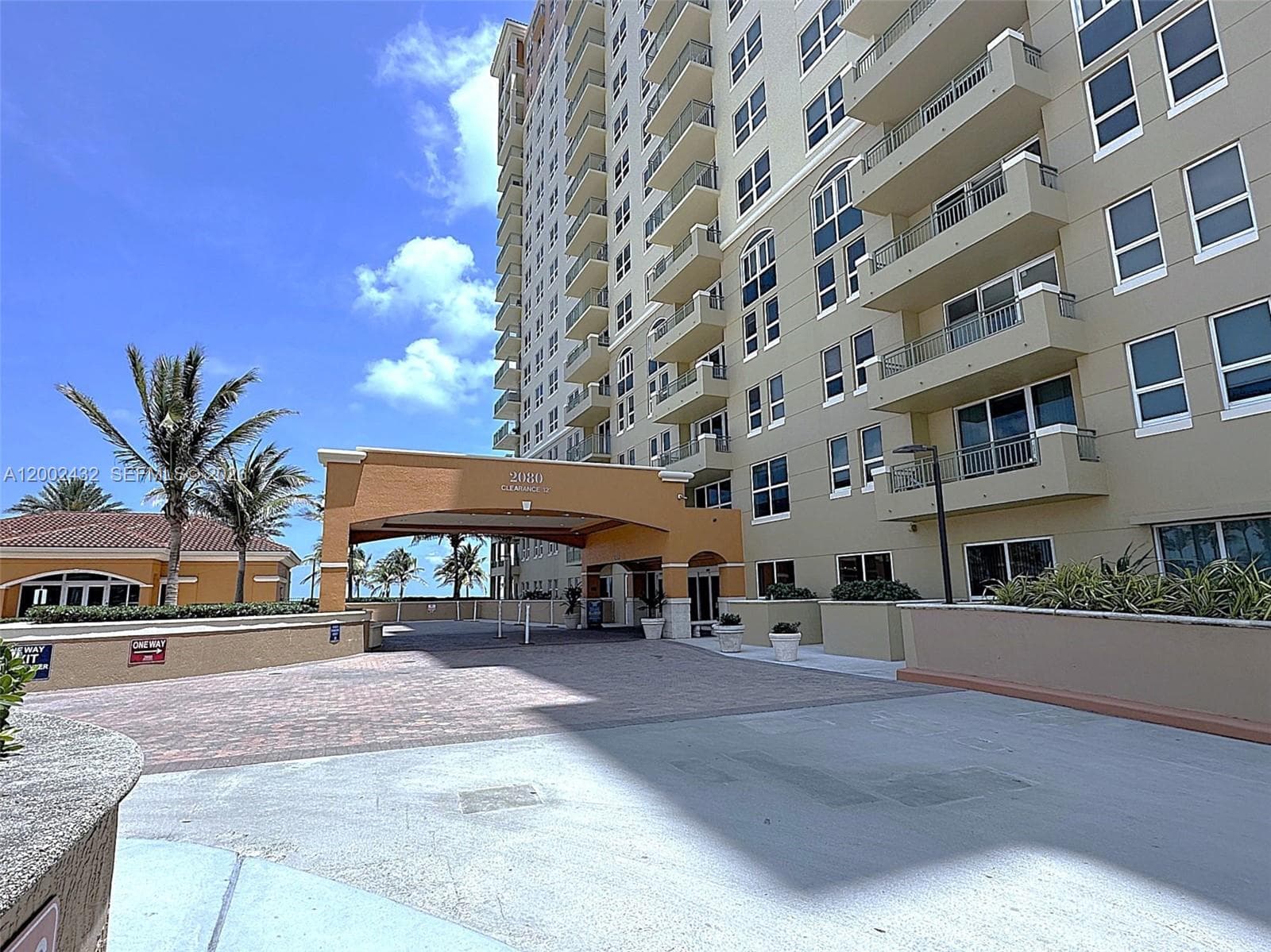 2080 Ocean Drive · #MPH12 in Hallandale Beach - Photo 50