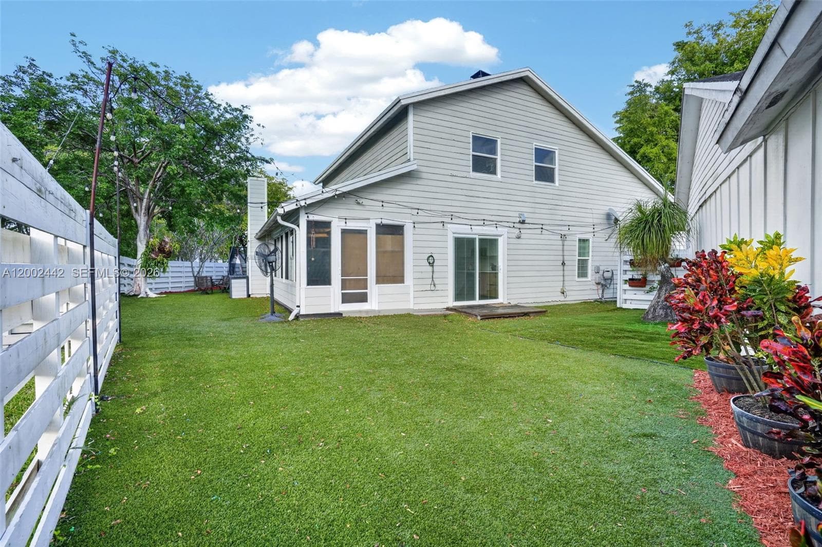 14914 SW 142nd Pl photo 3