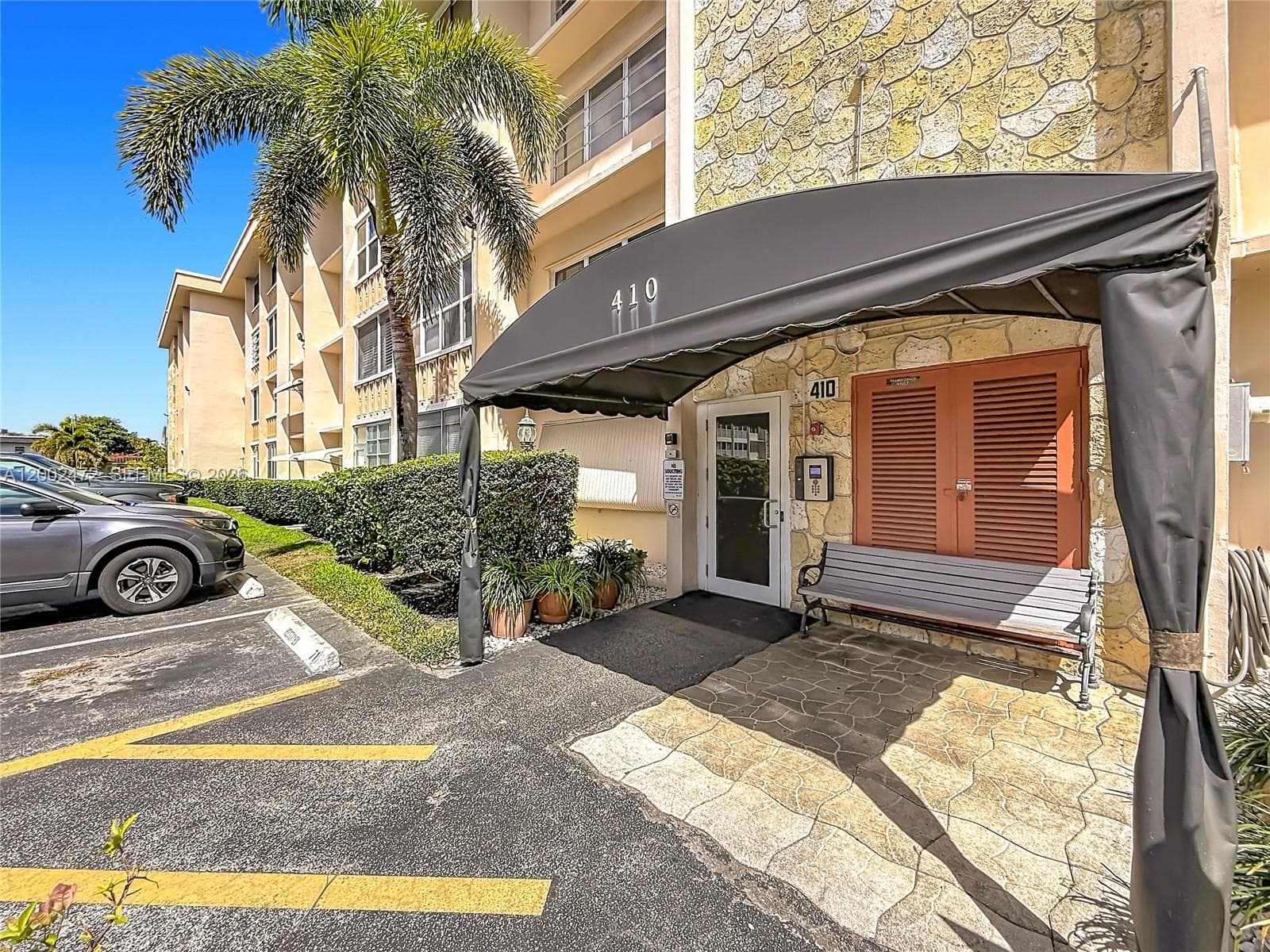 FOURTH GULFSTREAM GARDEN · #115 in Hallandale Beach - Photo 14