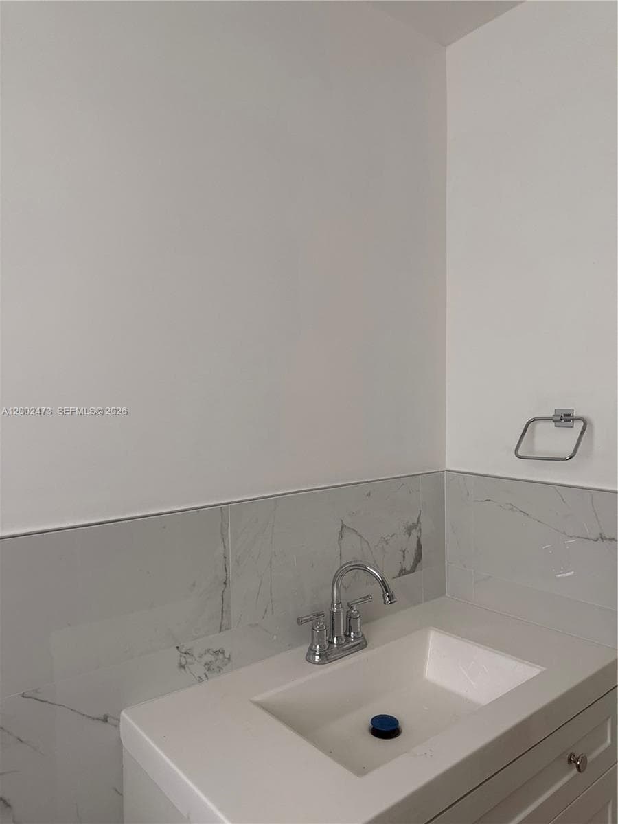 GOLDEN ISLES CONDO APTS · #115 in Hallandale Beach - Photo 6