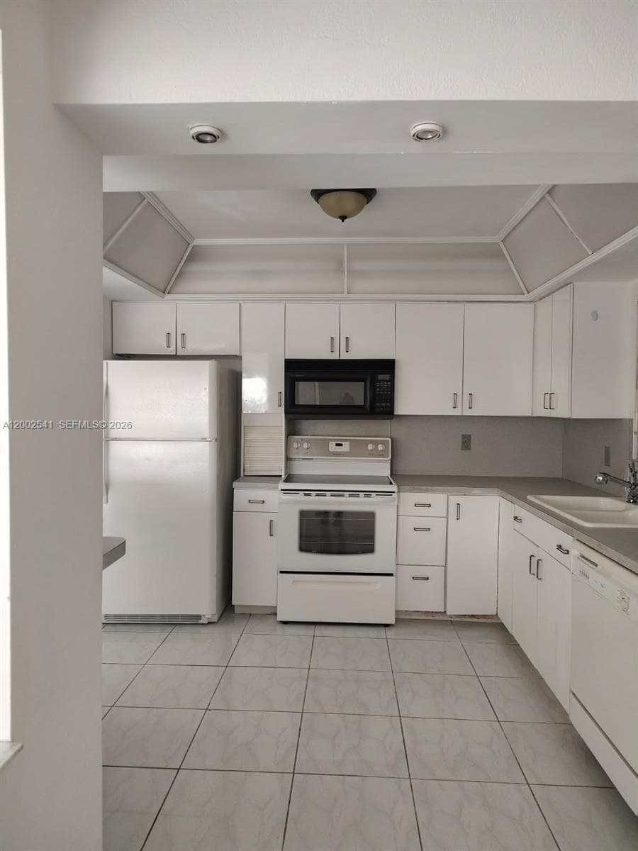 ELDORADO PLAZA WEST CONDO · #1C in Hallandale Beach - Photo 5