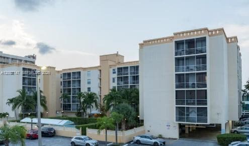 BAYSWATER COURT CONDO · #4Q in North Miami Beach - Photo 2