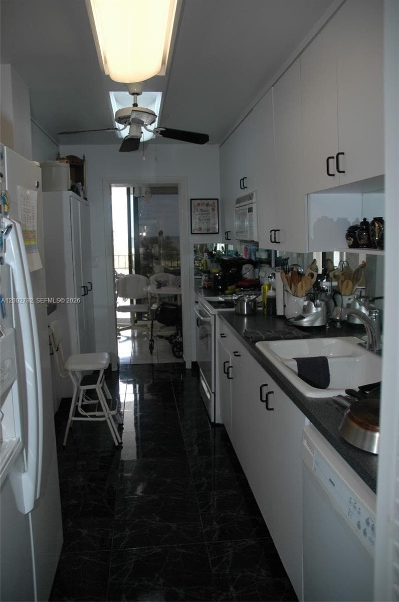 Emerald Tower · #408 in Pompano Beach - Photo 17