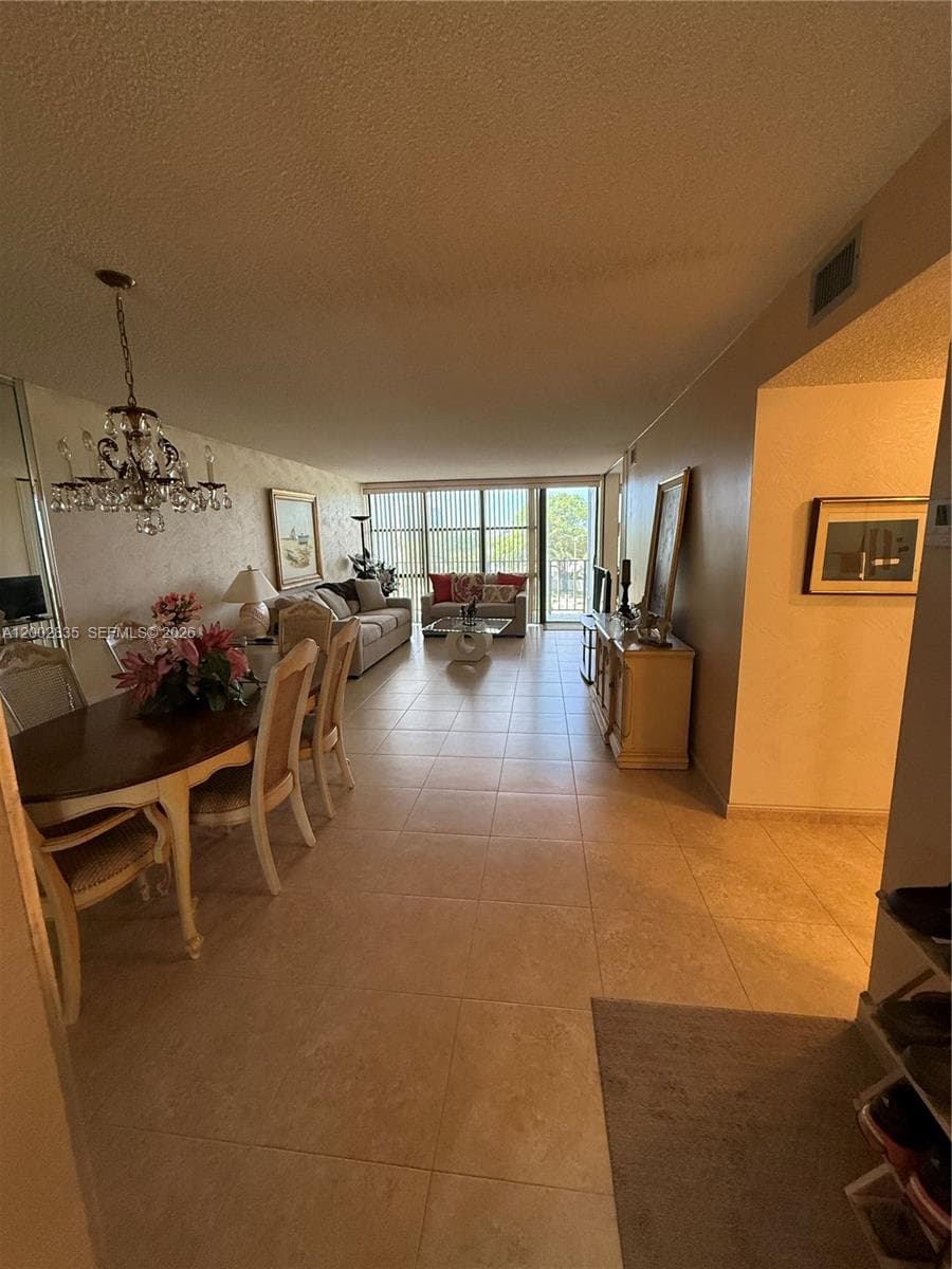 Oceanview park condo · #407 in Hallandale Beach - Photo 6