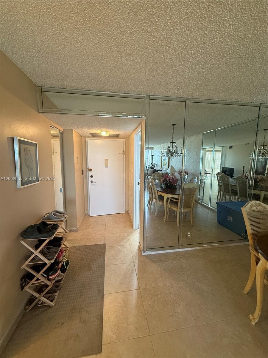 Oceanview park condo · #407 in Hallandale Beach - Photo 3